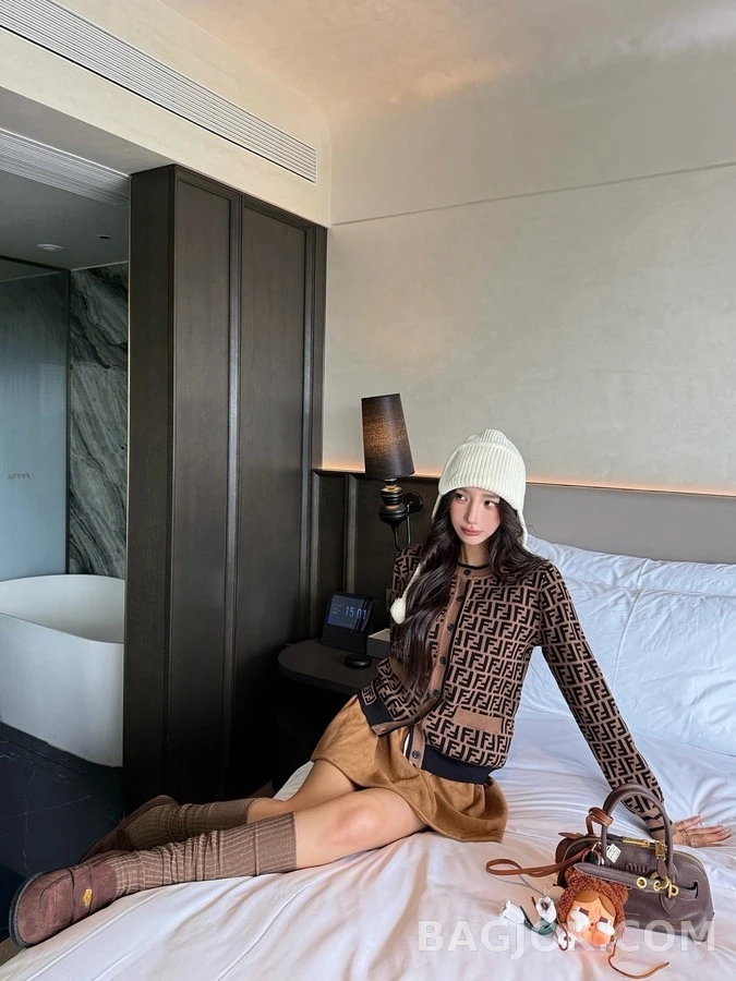 펜디 펜디 로고 자카드 가디건 상세 이미지
