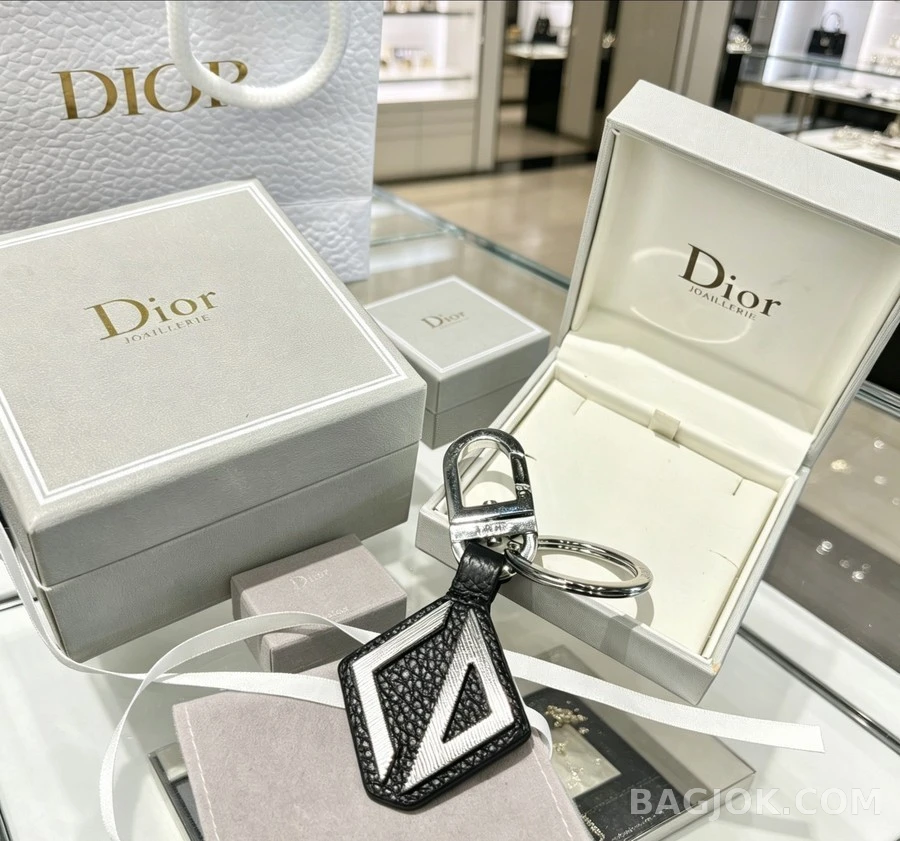 디올 디올 Diamond 키링 상세 이미지