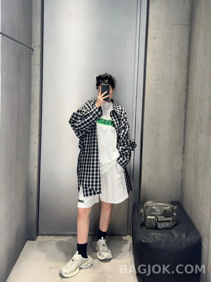 발렌시아가 발렌시아가 오버사이즈 깅엄 셔츠 상세 이미지