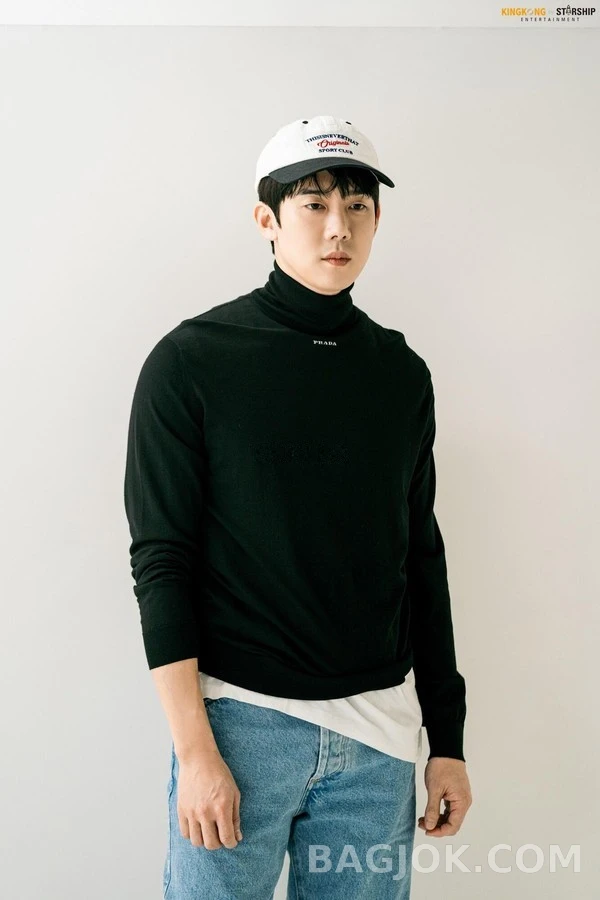 프라다 프라다 로고 자카드 터틀넥 스웨터 상세 이미지