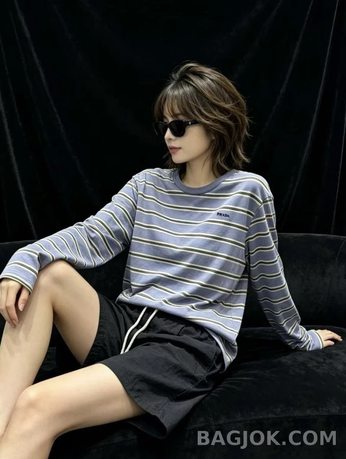 프라다 프라다 레터링 스트라이프 긴팔 티셔츠 상세 이미지