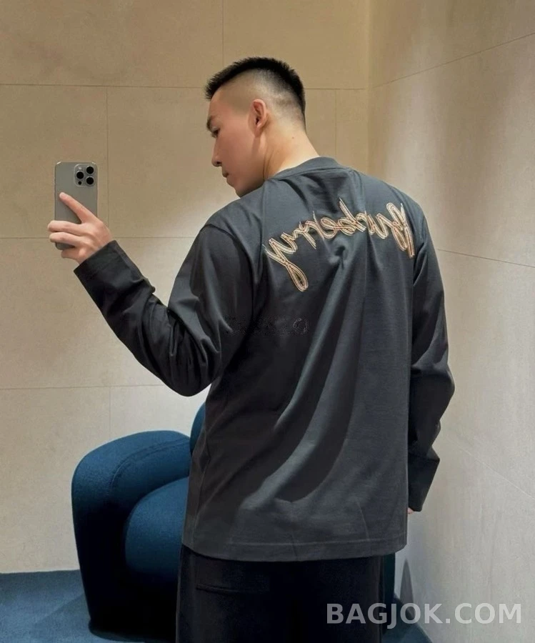 버버리 버버리 자수 레터링 긴팔 티셔츠 상세 이미지