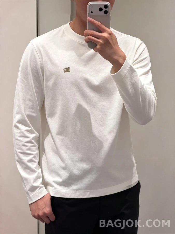 버버리 버버리 나이트 로고 긴팔 티셔츠 상세 이미지