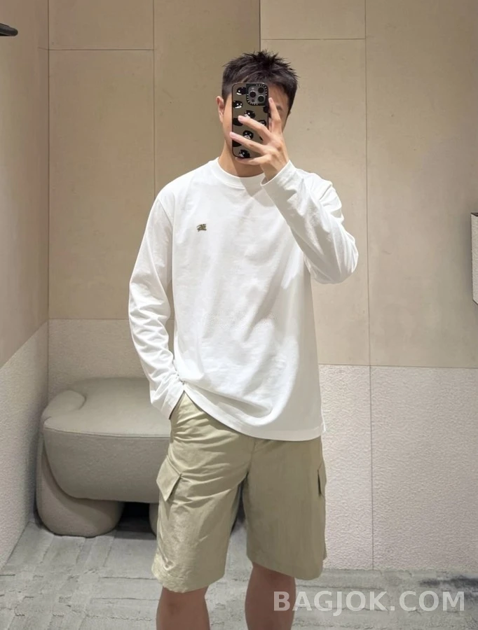 버버리 버버리 나이트 로고 긴팔 티셔츠 상세 이미지