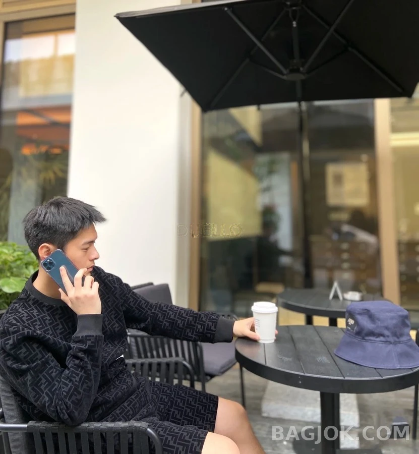 펜디 펜디 플로킹 맨투맨 상세 이미지