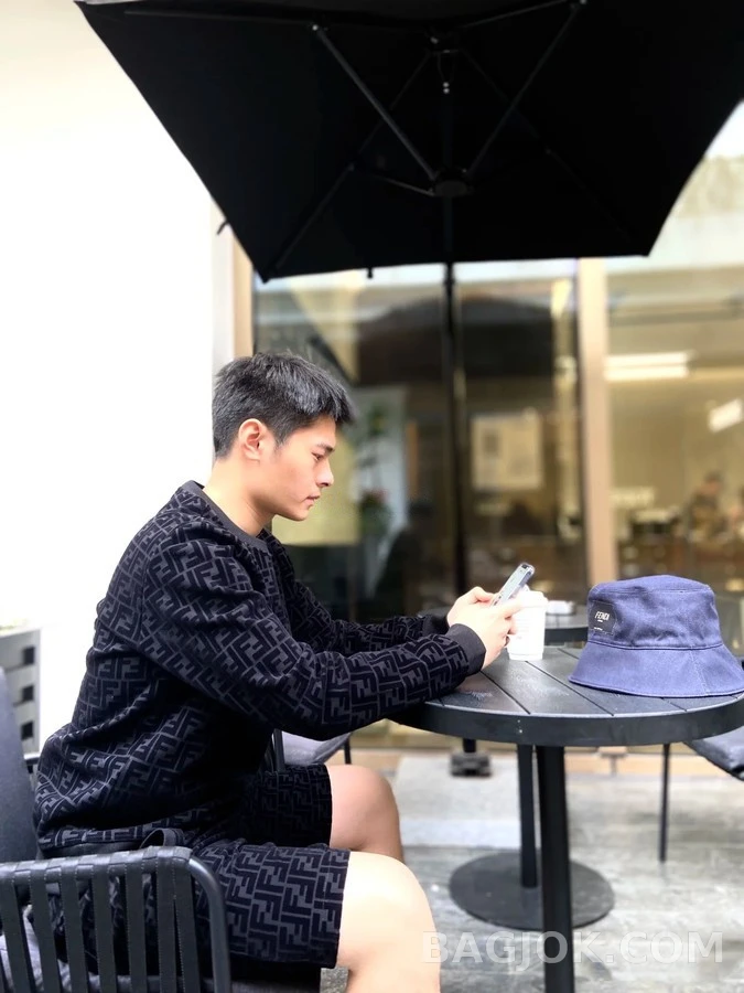 펜디 펜디 플로킹 맨투맨 상세 이미지