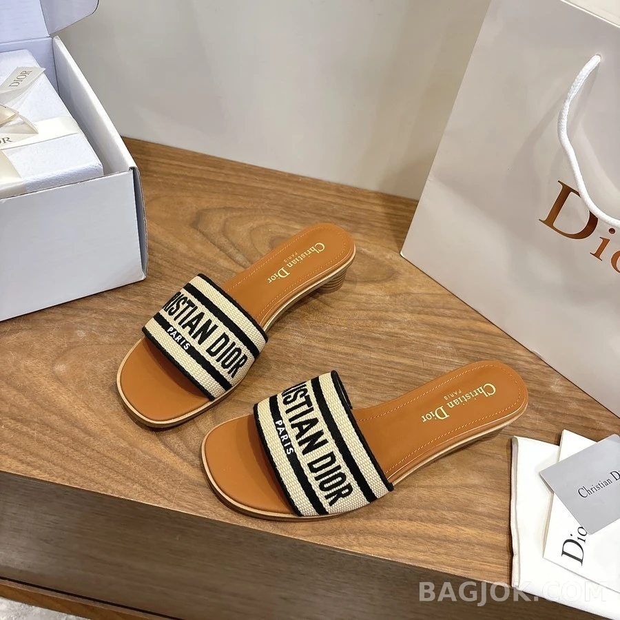 디올 디올 Dway 자수 뮬 샌들 상세 이미지