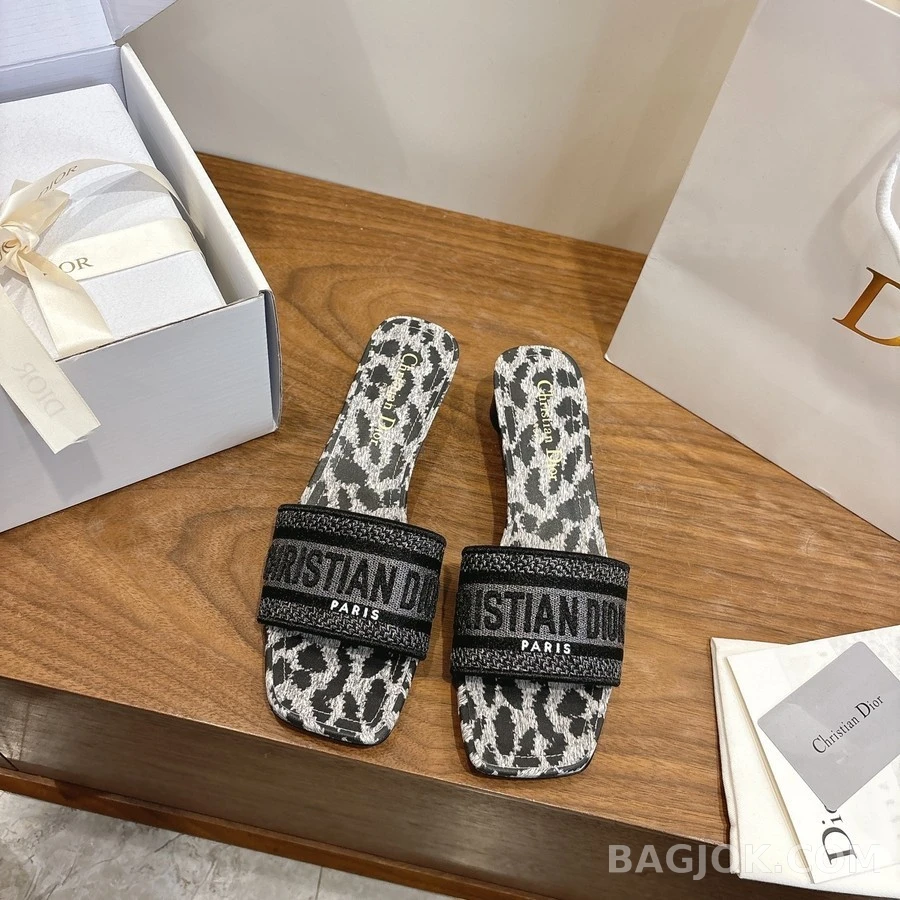 디올 디올 Dway 레오파드 힐 뮬 상세 이미지