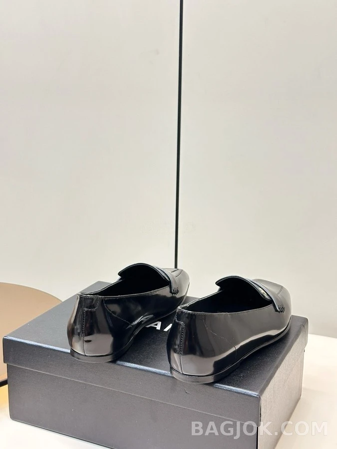 샤넬 샤넬 로고 스퀘어토 로퍼 상세 이미지