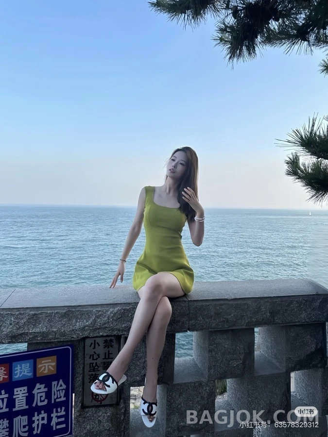 샤넬 샤넬 투톤 로고 슬라이드 샌들 상세 이미지