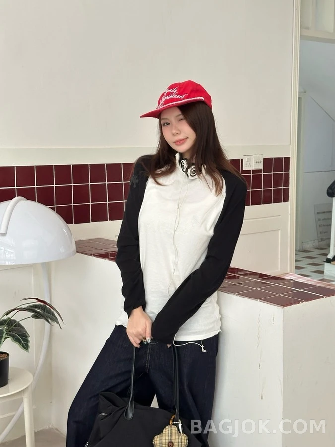 크롬하츠 크롬하츠 블랙앤화이트 크로스 로고 긴팔 티셔츠 상세 이미지