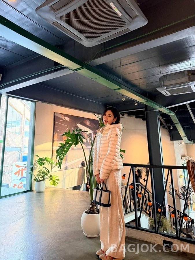 몽클레어 몽클레어 Igelhood 후드 숏 패딩 자켓 상세 이미지