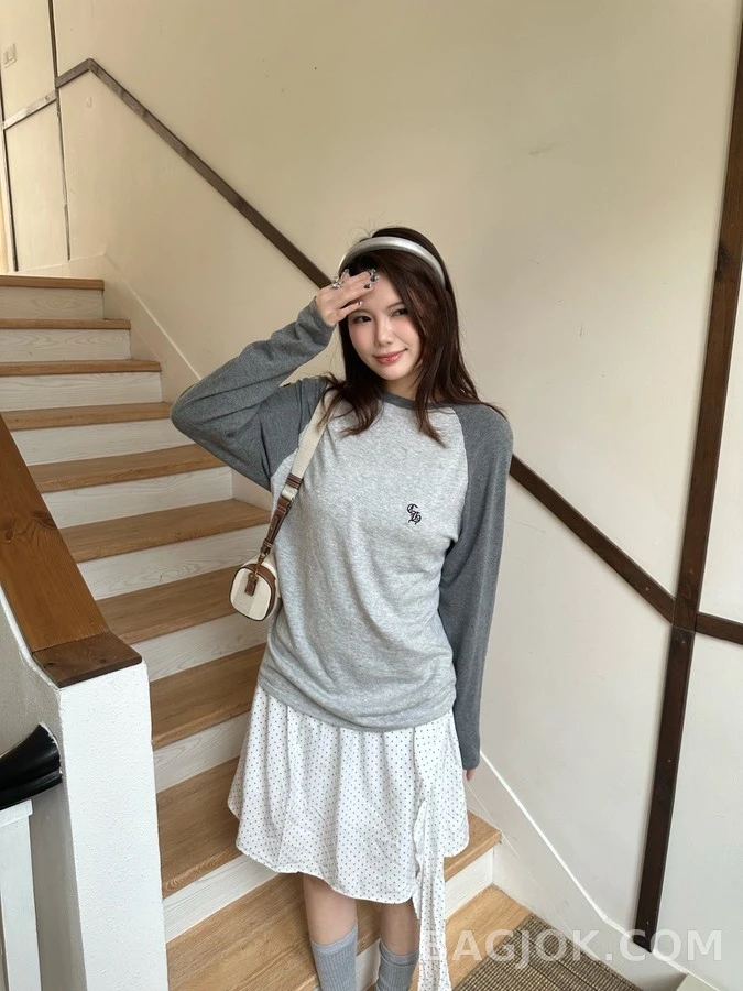 크롬하츠 크롬하츠 투톤 로고 자수 긴팔 티셔츠 상세 이미지