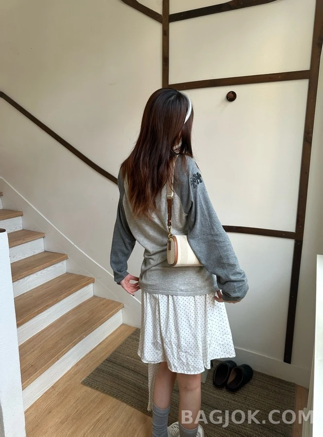 크롬하츠 크롬하츠 투톤 로고 자수 긴팔 티셔츠 상세 이미지
