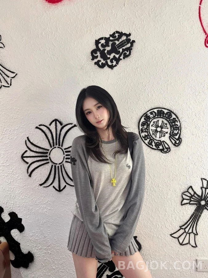 크롬하츠 크롬하츠 투톤 로고 자수 긴팔 티셔츠 상세 이미지