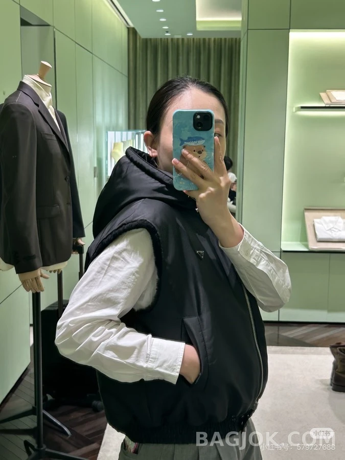프라다 프라다 후드 리버시블 패딩 자켓 상세 이미지