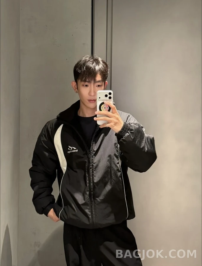 발렌시아가 발렌시아가 배색 후드 트랙 자켓 상세 이미지