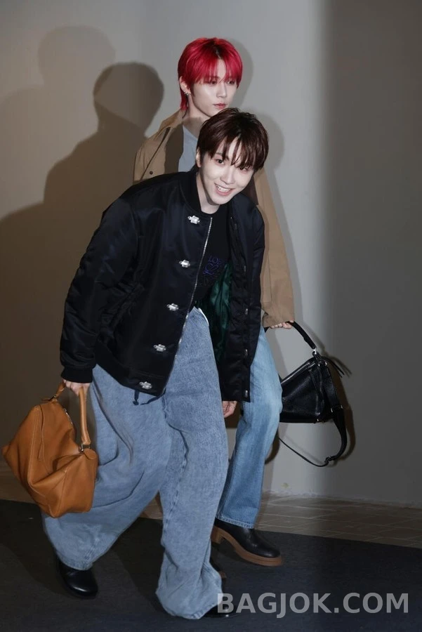 로에베 로에베 훅 잠금 봄버 패딩 상세 이미지