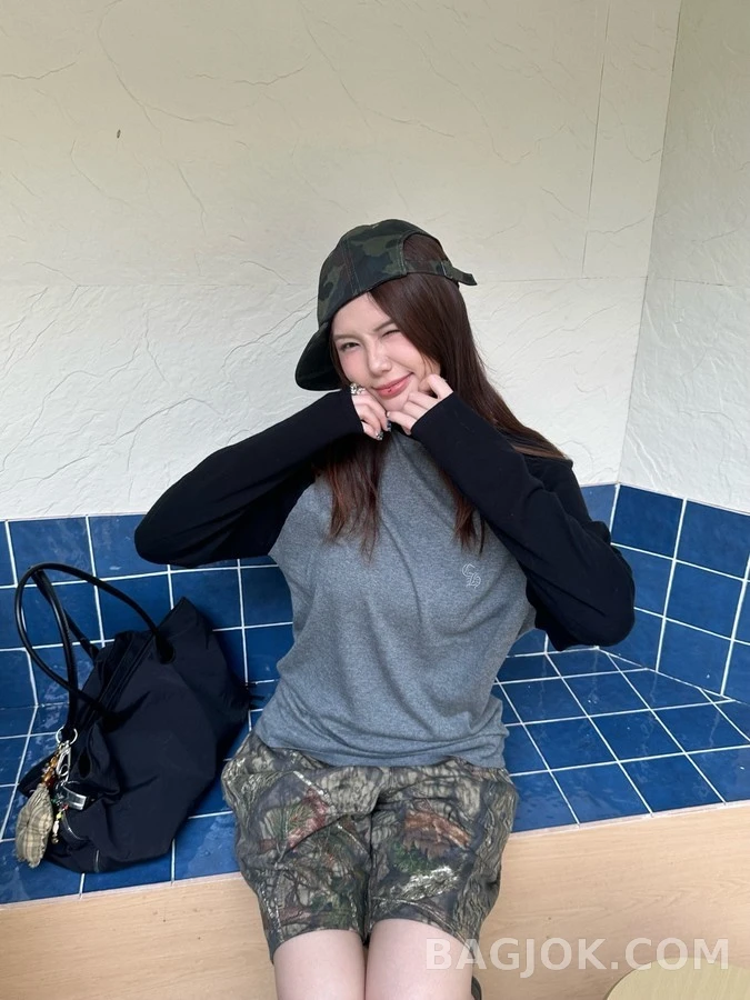 크롬하츠 크롬하츠 크로스 패치 래글런 긴팔 티셔츠 상세 이미지