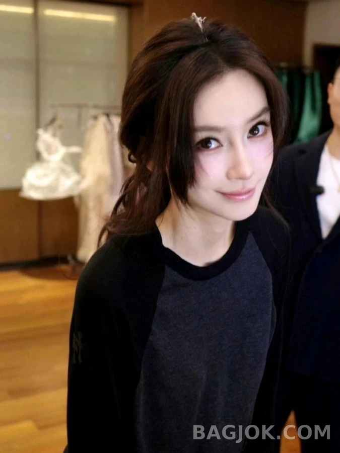 크롬하츠 크롬하츠 크로스 패치 래글런 긴팔 티셔츠 상세 이미지