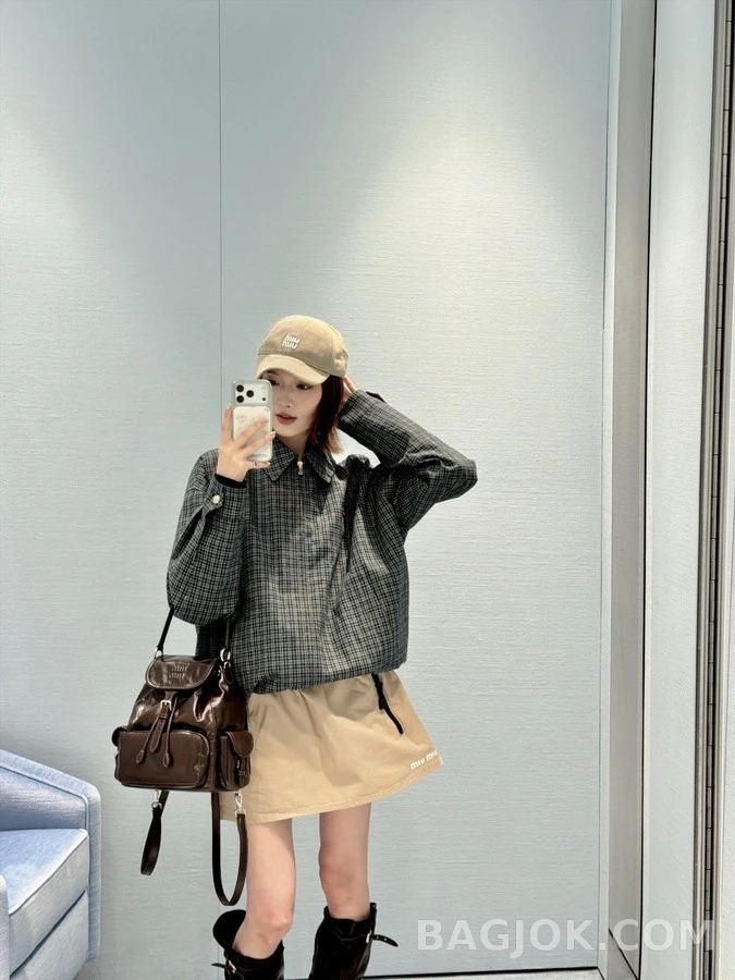 미우미우 미우미우 격자무늬 자수 로고 자켓 상세 이미지
