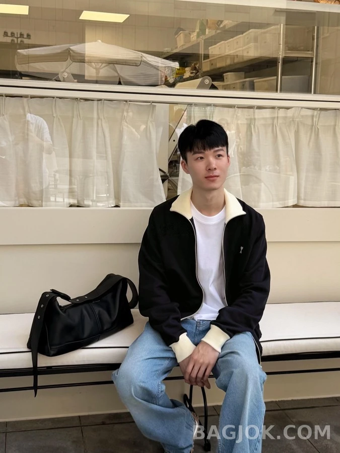 아미 아미 투톤 하트 로고 집업 자켓 상세 이미지