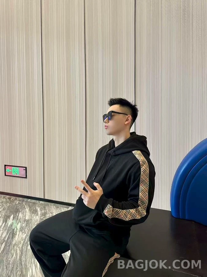 버버리 버버리 체크 스트라이프 후드 맨투맨 상세 이미지