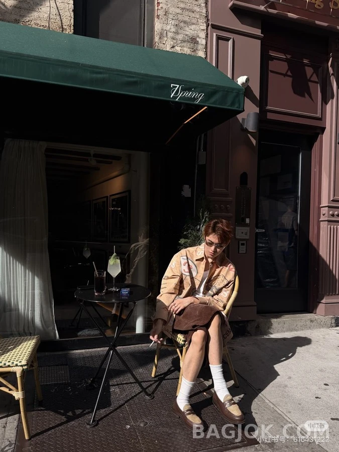 샤넬 샤넬 햄버거 신문 프린트 셔츠 상세 이미지