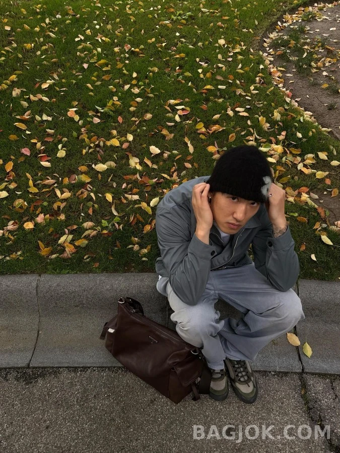 프라다 프라다 테크 코튼 집업 자켓 상세 이미지