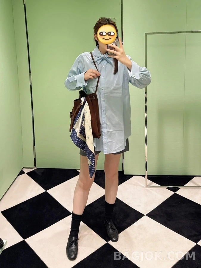 프라다 프라다 타이넥 자수 로고 셔츠 상세 이미지