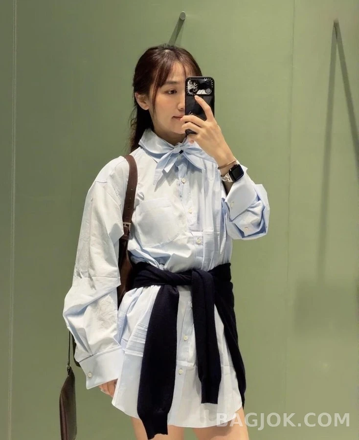 프라다 프라다 타이넥 자수 로고 셔츠 상세 이미지