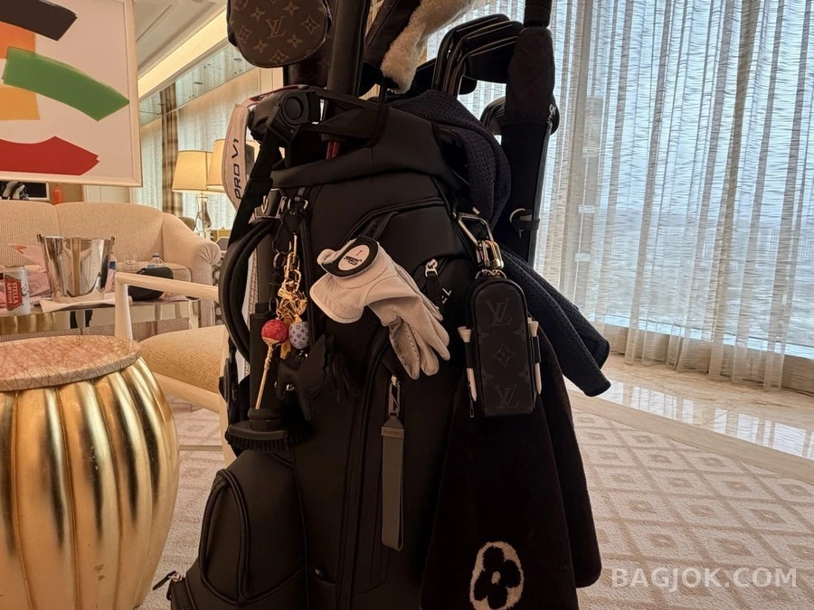 루이비통 루이비통 롤리팝 모노그램 키링 상세 이미지