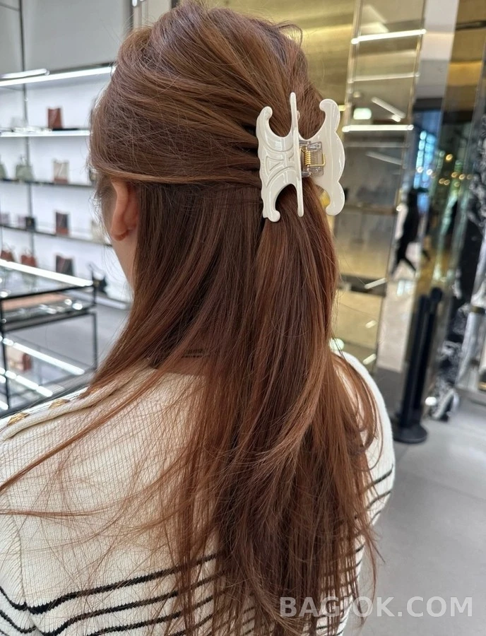 셀린느 셀린느 트리옹프 아크릴 헤어 클립 상세 이미지