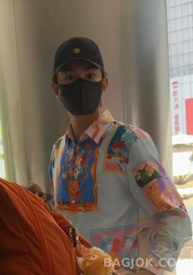 생로랑 세인트로랑 복고풍 유화 프린트 셔츠 상세 이미지