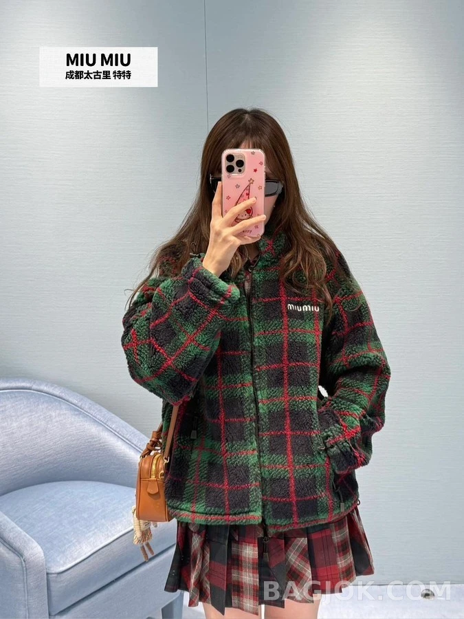 미우미우 미우미우 체크 테디 플리스 자켓 상세 이미지