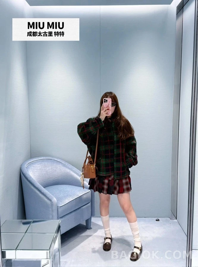 미우미우 미우미우 체크 테디 플리스 자켓 상세 이미지