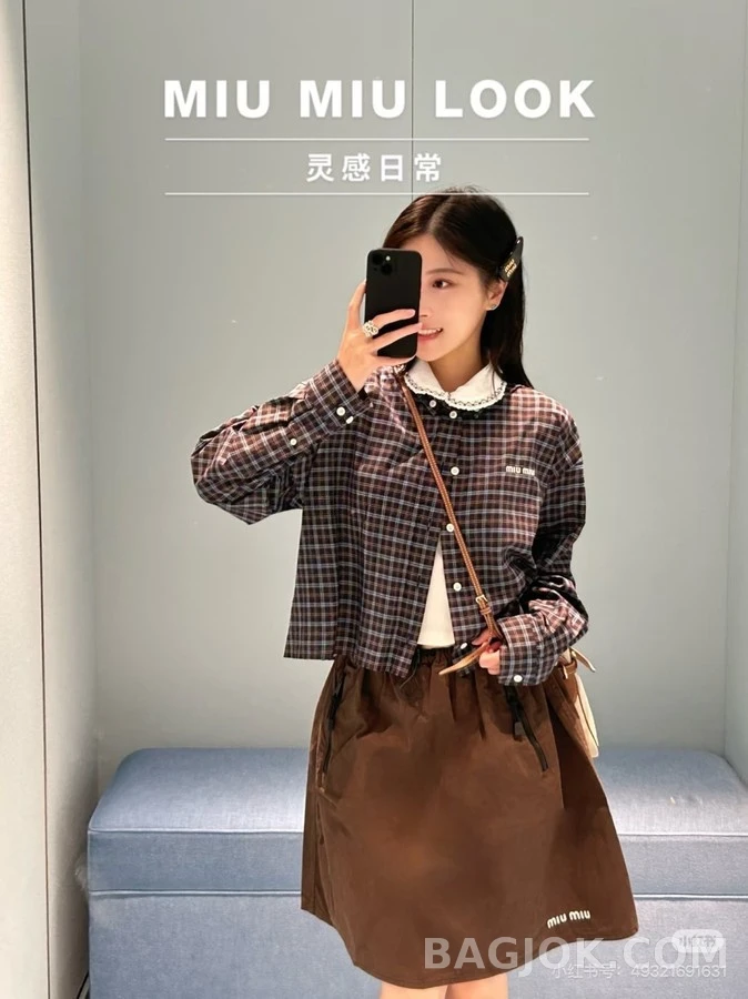 미우미우 미우미우 자수 로고 체크 셔츠 상세 이미지