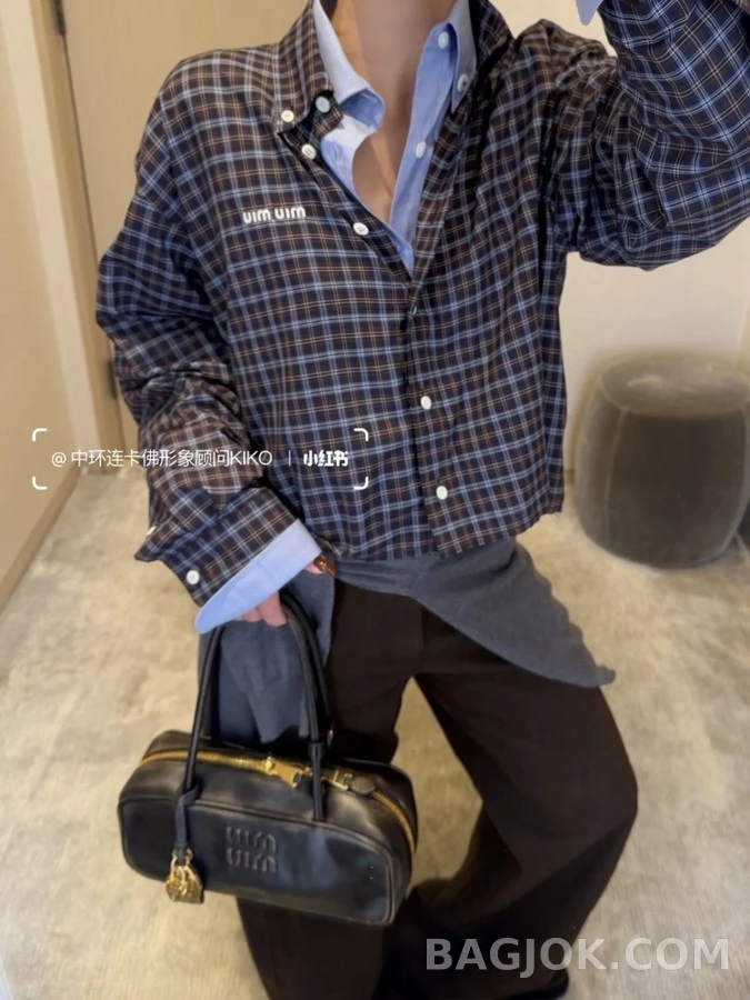 미우미우 미우미우 자수 로고 체크 셔츠 상세 이미지
