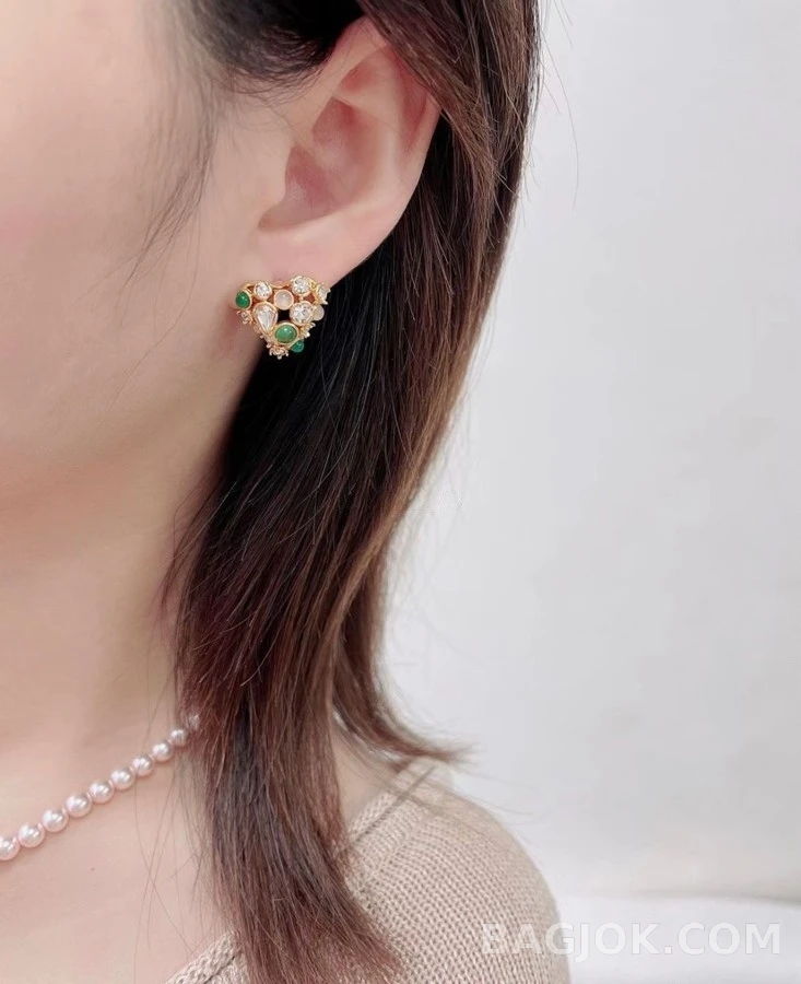 생로랑 세인트로랑 르 카산드르 비대칭 하트 귀걸이 상세 이미지