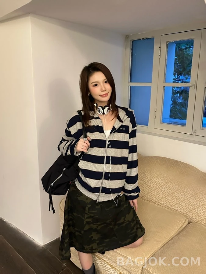 미우미우 미우미우 로고 스트라이프 후드 집업 상세 이미지