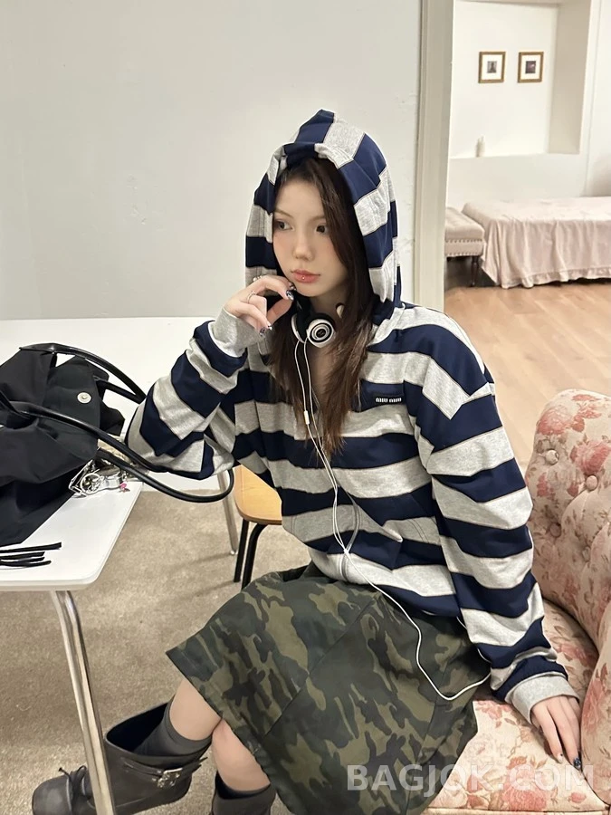 미우미우 미우미우 로고 스트라이프 후드 집업 상세 이미지