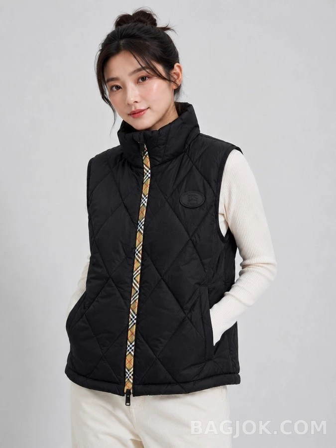 버버리 버버리 체크 퀼팅 다운 베스트 상세 이미지