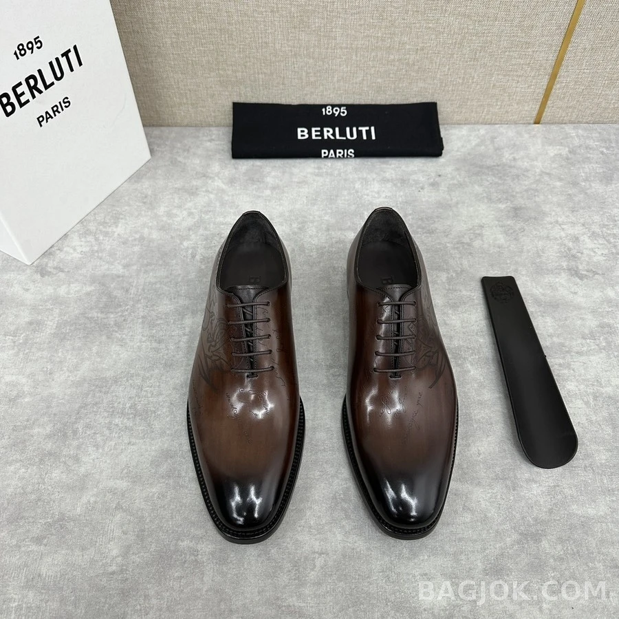 벨루티 벨루티 스크리토 패턴 가죽 더비 슈즈 상세 이미지