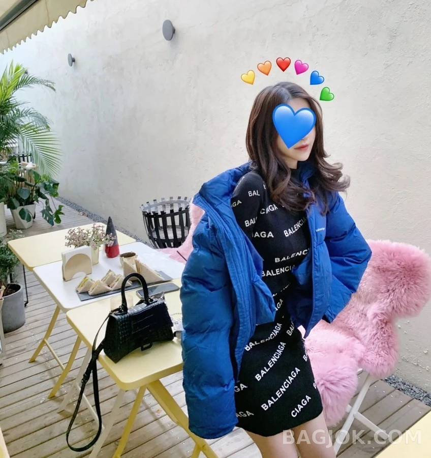 발렌시아가 발렌시아가 언밸런스 패딩 상세 이미지