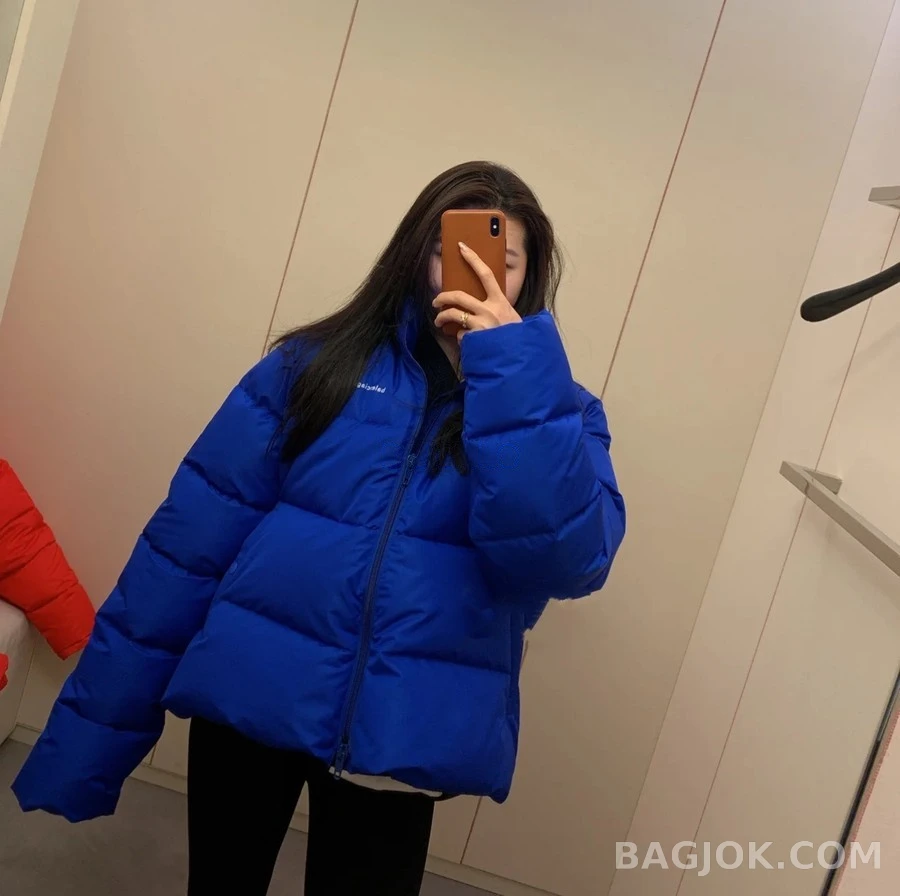발렌시아가 발렌시아가 언밸런스 패딩 상세 이미지