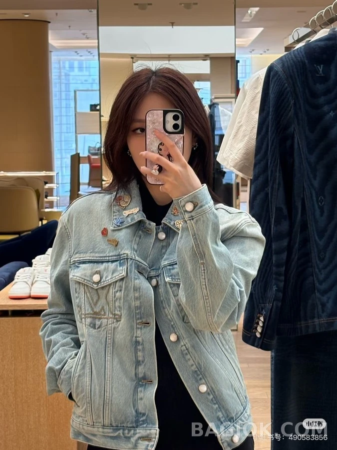 루이비통 루이비통 와펜 장식 워시드 데님 자켓 상세 이미지