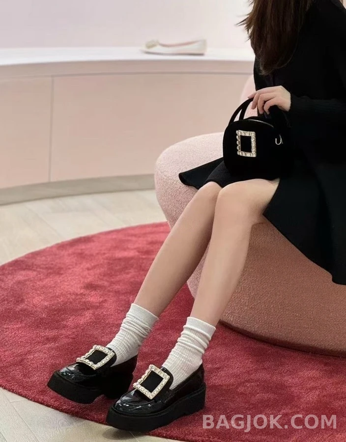 로저 비비에 로저비비에 플랫폼 스퀘어 버클 로퍼 상세 이미지
