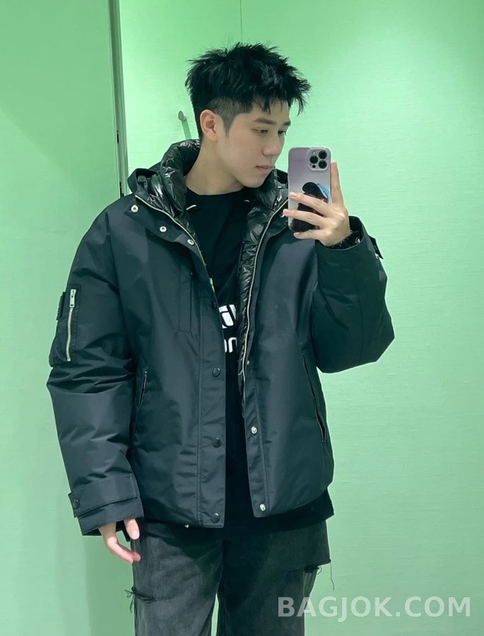 프라다 프라다 로고 후드 다운 재킷 상세 이미지