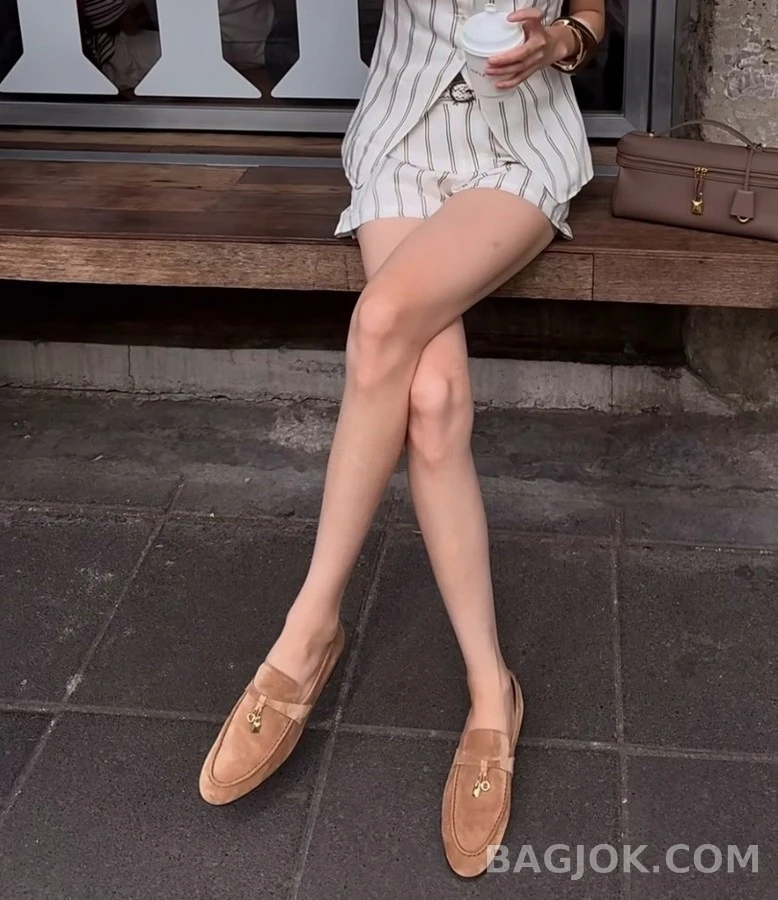 로로피아나 로로피아나 스웨이드 버클 로퍼 상세 이미지