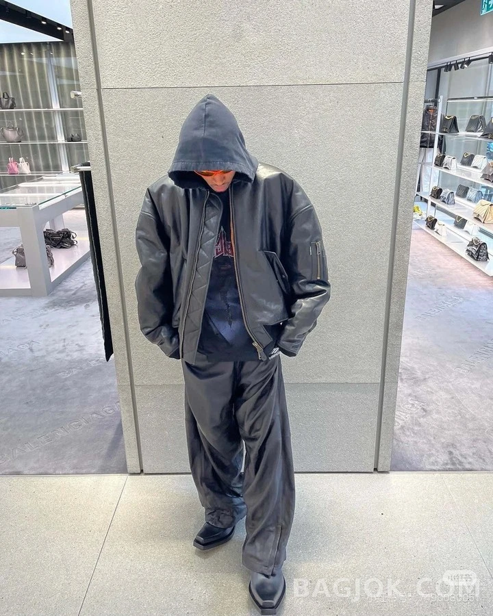 발렌시아가 발렌시아가 후드 레더 봄버 자켓 상세 이미지